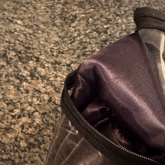 Beautyrest Ultra Smooth Satin Sheet Set - Black NWT - Picture 3 of 6